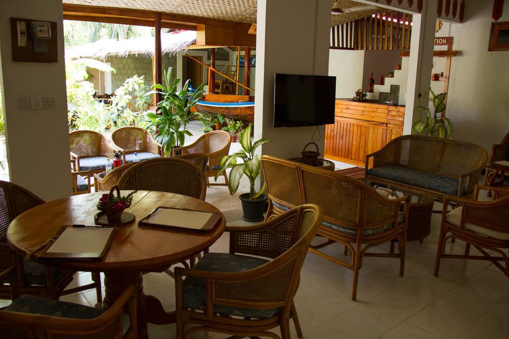 Alvi Star Inn Thulhaadhoo Extérieur photo