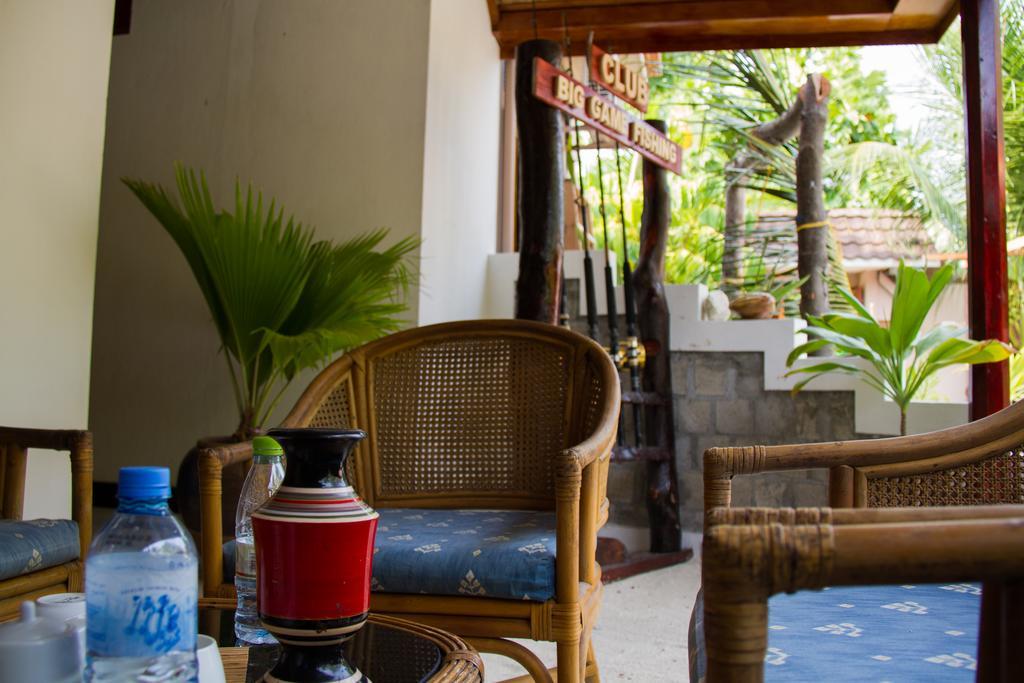 Alvi Star Inn Thulhaadhoo Extérieur photo