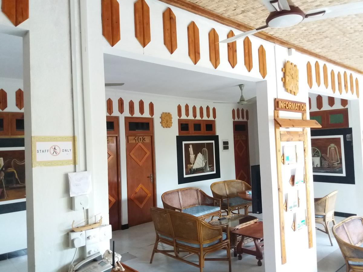 Alvi Star Inn Thulhaadhoo Extérieur photo