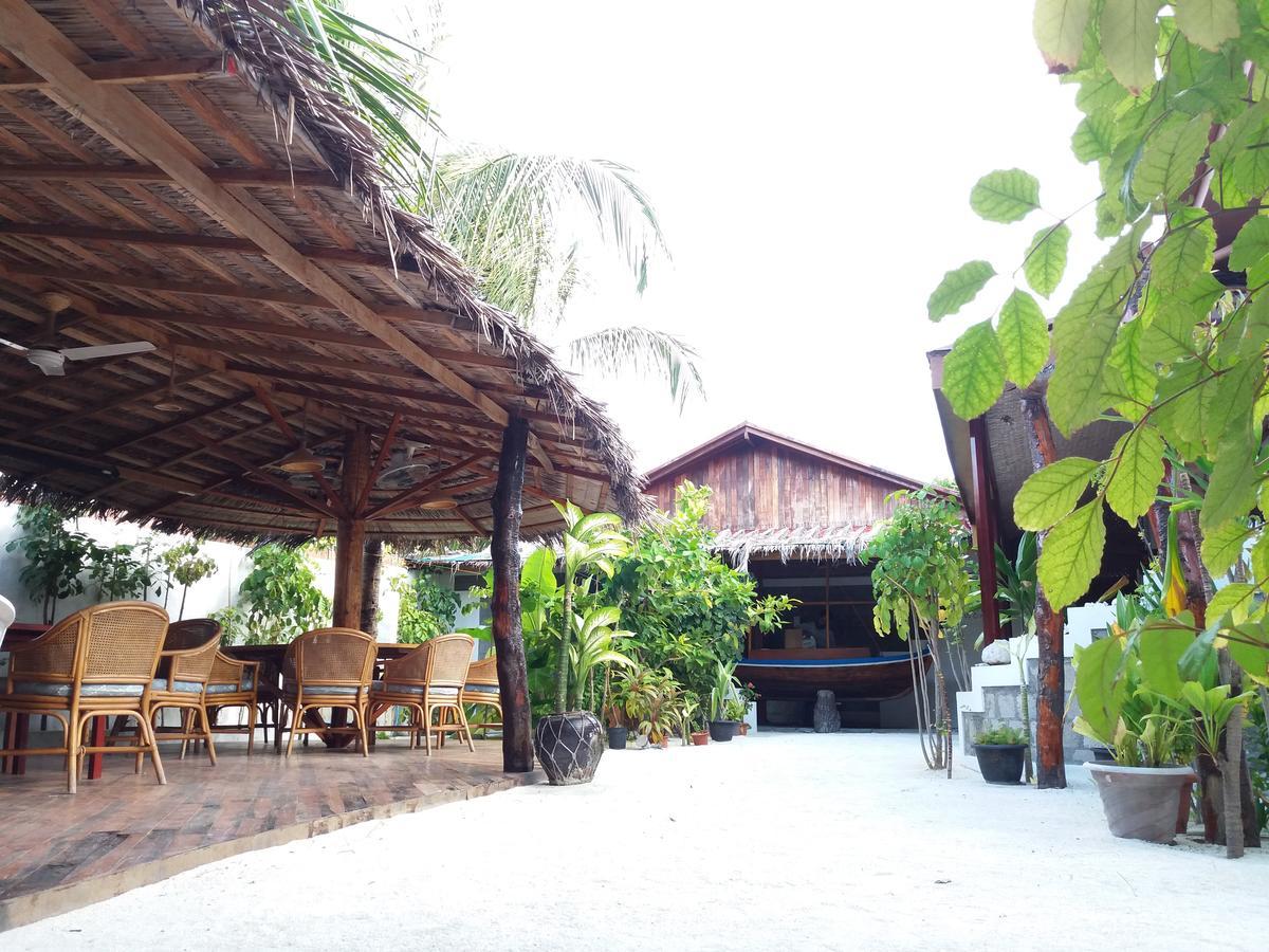 Alvi Star Inn Thulhaadhoo Extérieur photo