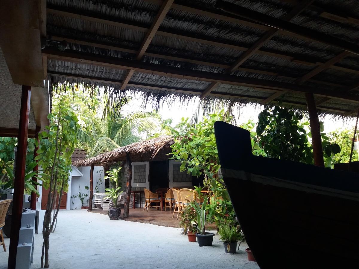 Alvi Star Inn Thulhaadhoo Extérieur photo