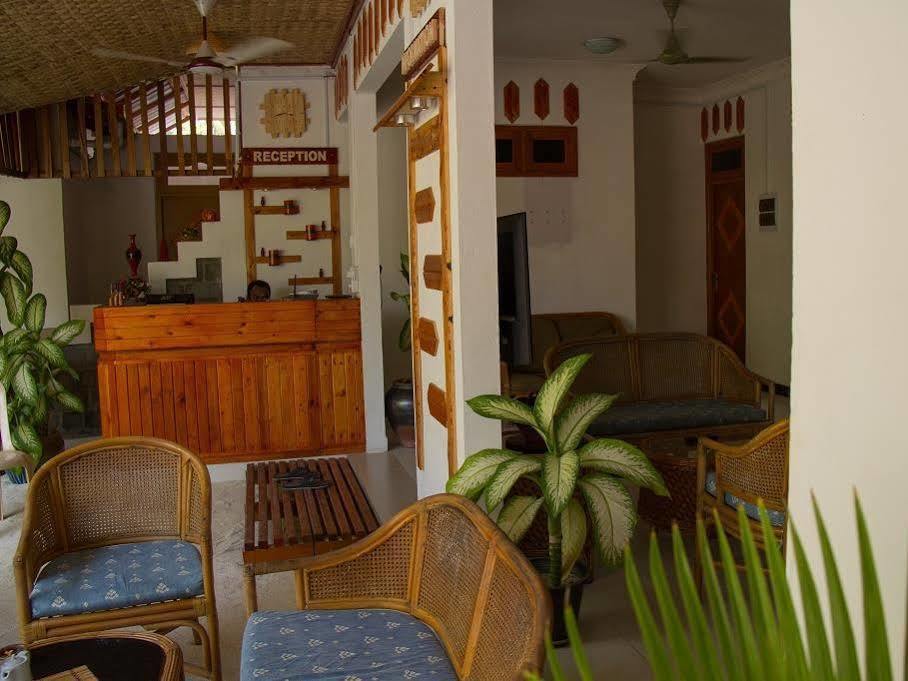 Alvi Star Inn Thulhaadhoo Extérieur photo
